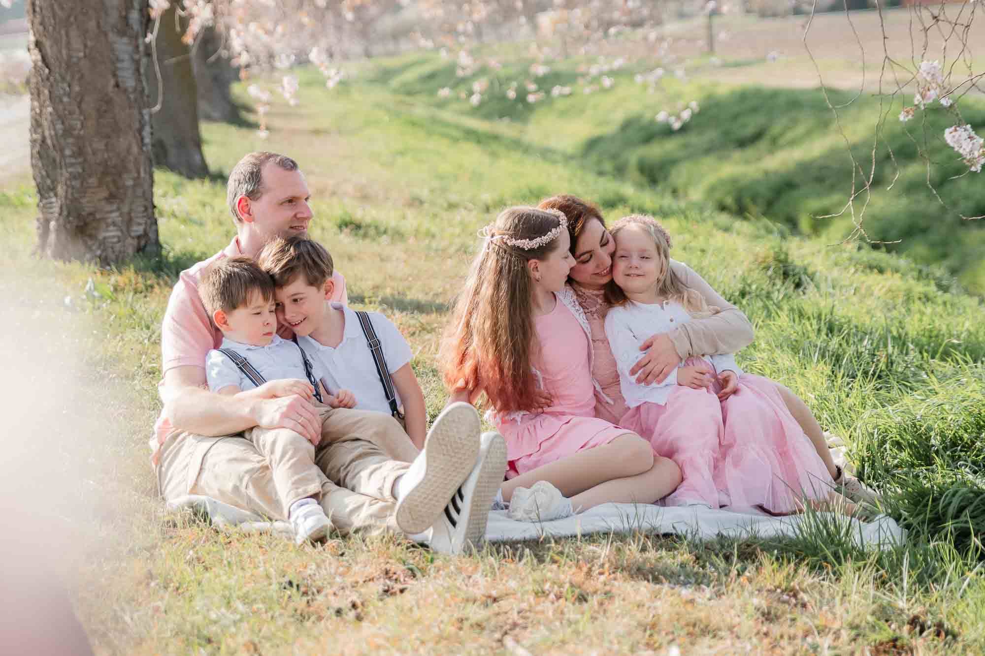 20170803-DSC_8871-2_familienfotografin_familienfotografie_familienshooting_Kinderfotografin_Kinderfotografin_familienshooting_fotograf_kaiserstuhl_freiburg_offenburg